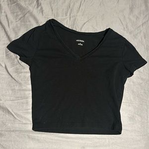 Medium cropped black t-shirt